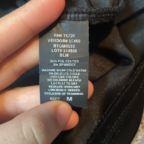 BKE Boutique Black Floral Velvet Off The Shoulder Woman’s Top Size Medium‎ - Picture 3 of 5